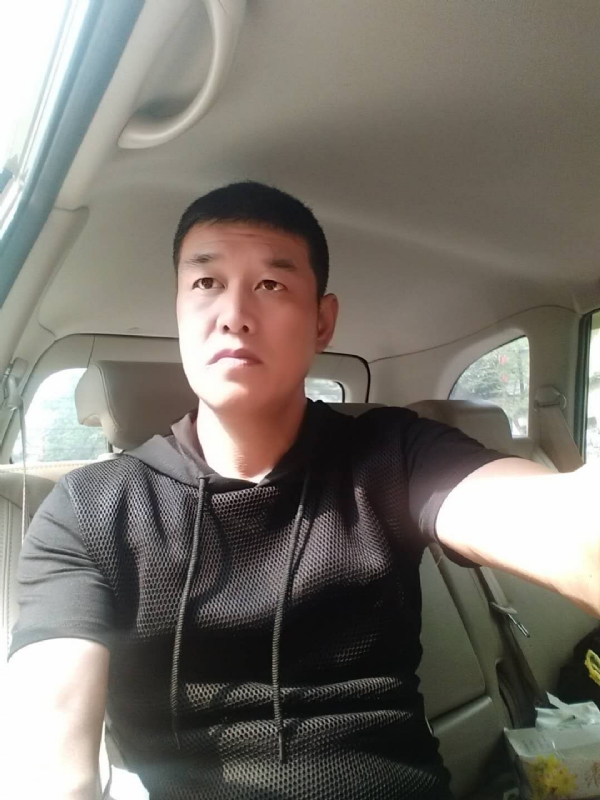 深爱的疯子的第一张照片--常德中老年相亲网